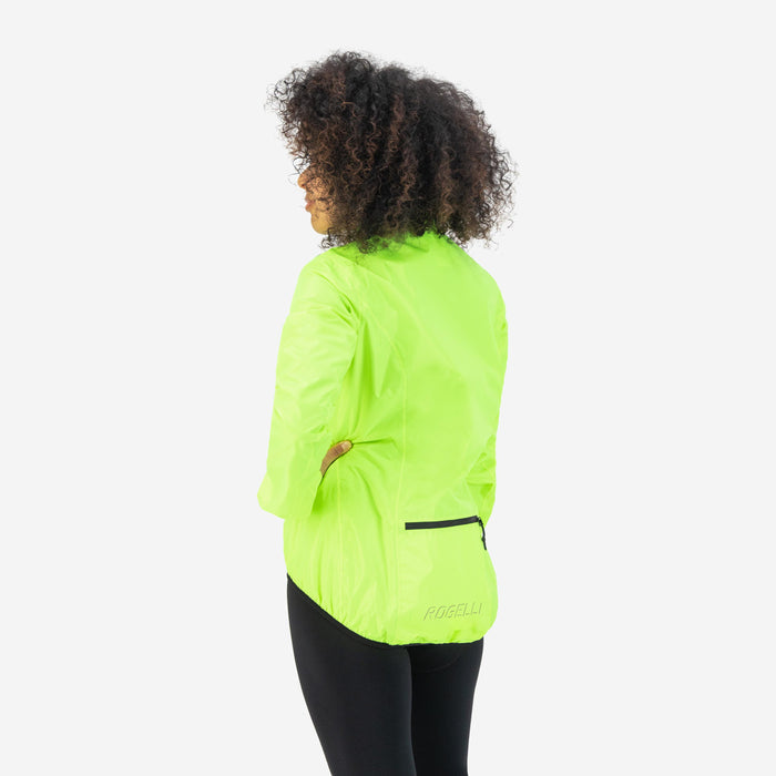 Rogelli Core regenjack dames fluor gedragen achterkant.