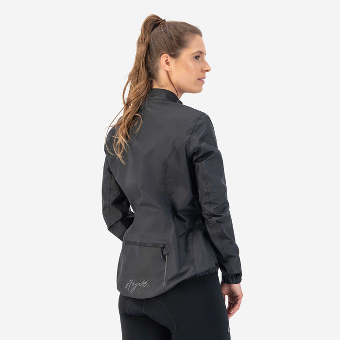Rogelli Core regenjack dames zwart gedragen achterkant.