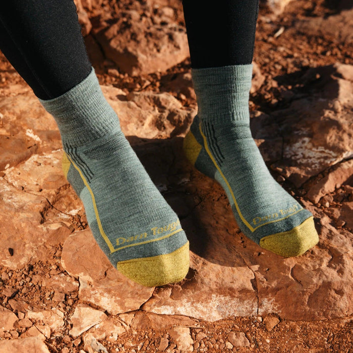 DARN TOUGH Women's Hiker Quarter Midweight Hiking Socks 1958