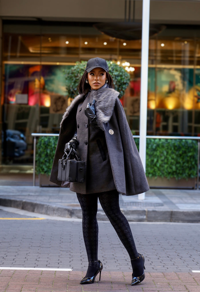 Fabrosanz: Two-in-One Grey Cape Coat with Faux Fur Trim