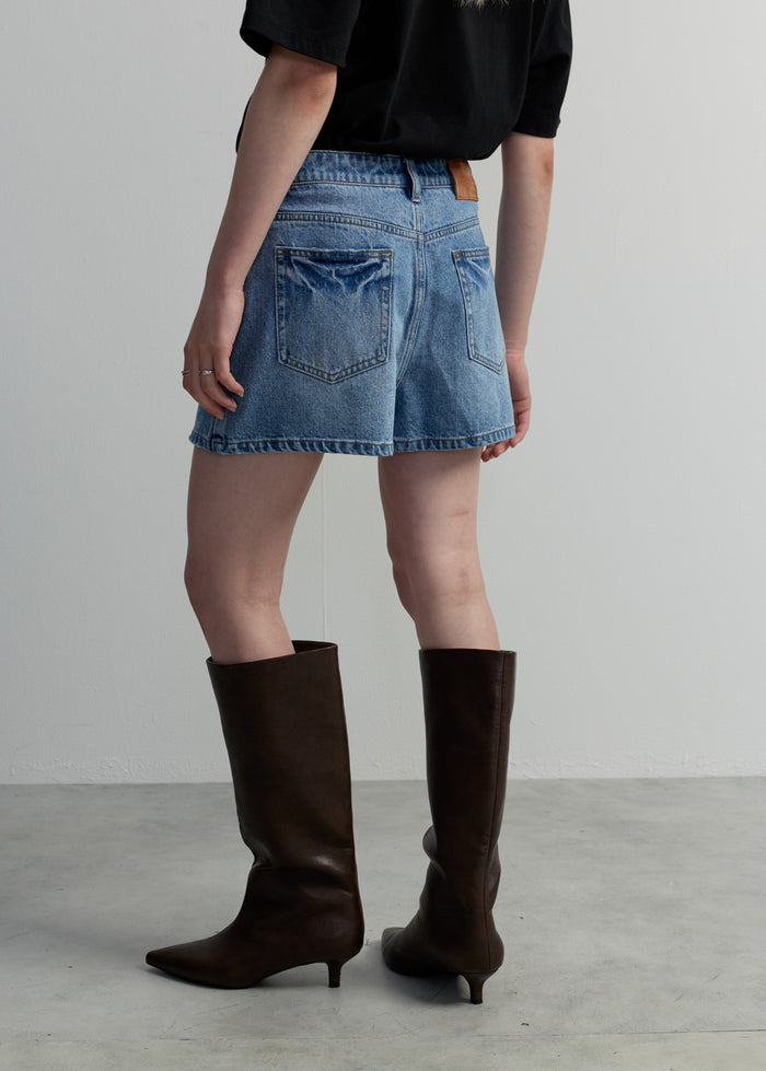 MID-RISE DENIM SKORTS