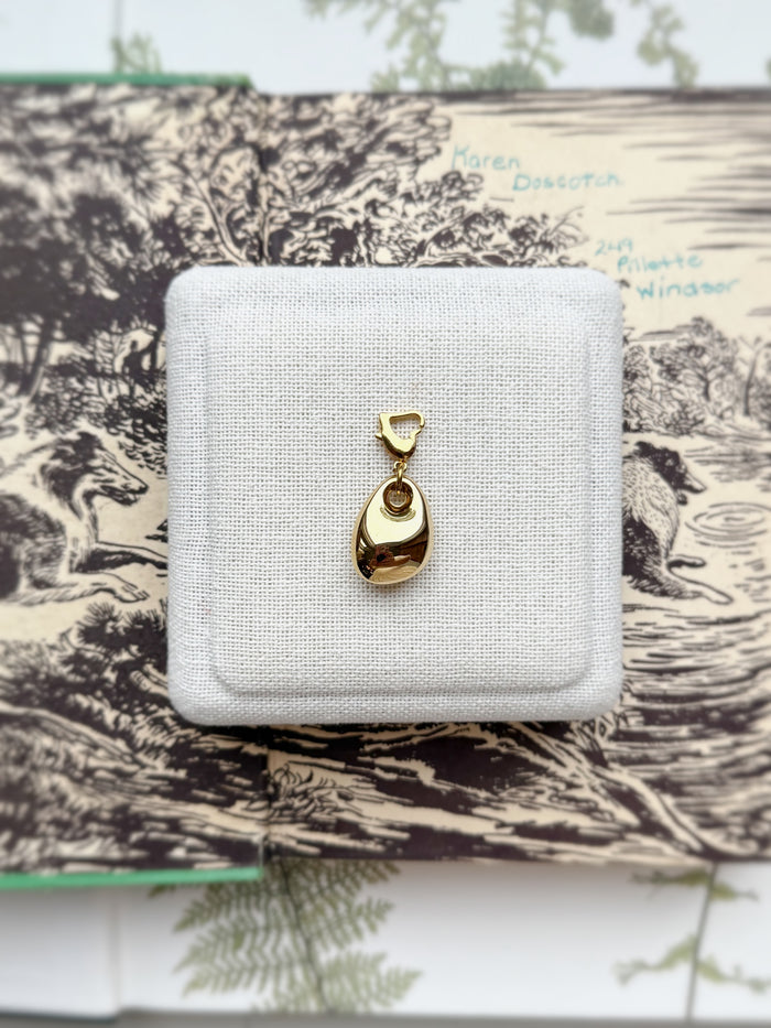Pebble Charm - Hen and Bear