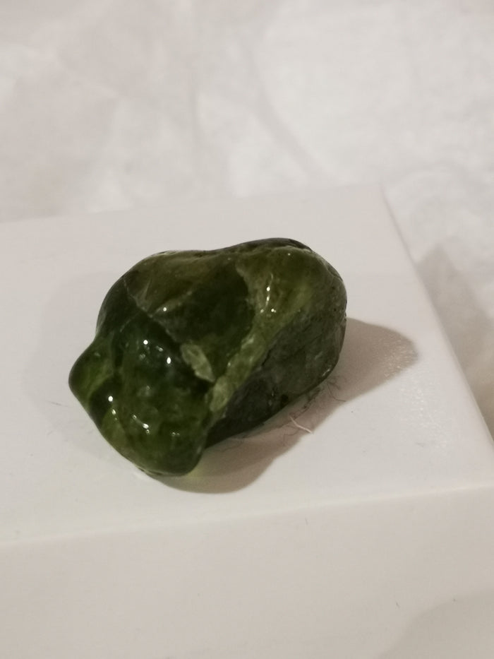 Earthstore® PERIDOT GEM - exquisite, natural green Peridot 12g (10 CARAT) Arizona