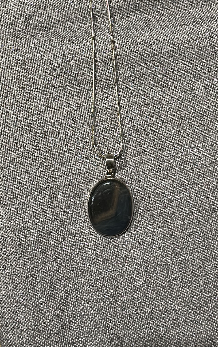 Earthstore® Blue Tigers Eye necklace (Solid Silver setting and 925 silver)