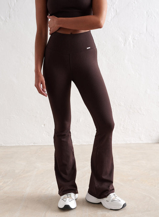 Cacao brown aim'n ribbed seamless flare petite tights with a high waist and second skin feel. [XS - 161 cm]