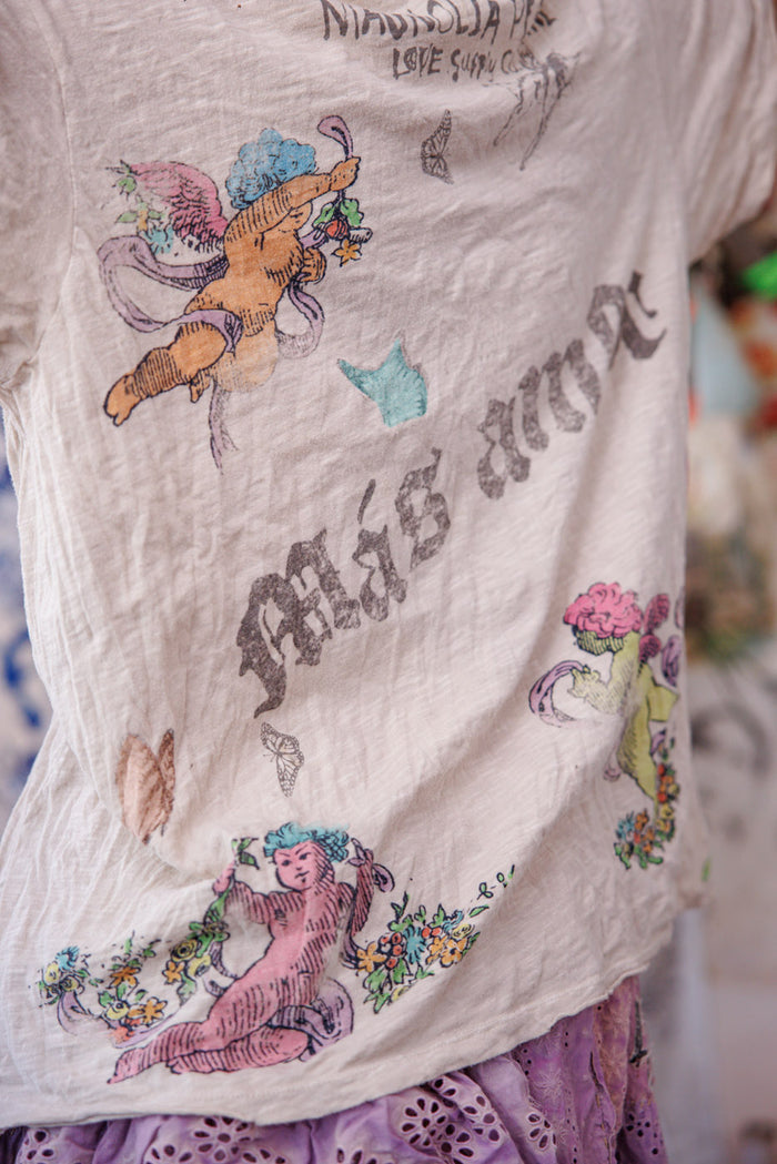 Magic Magnolias Tee