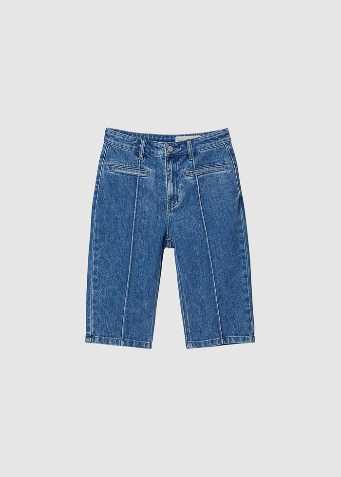 MID-RISE CAPRI JEANS