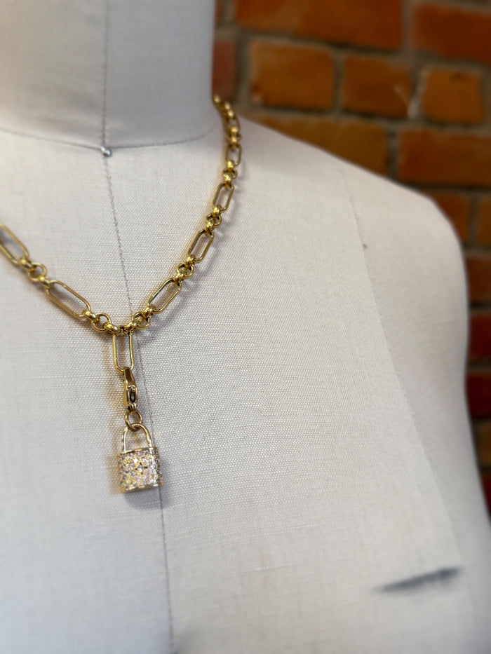 Queen Chain Necklace - Hen and Bear