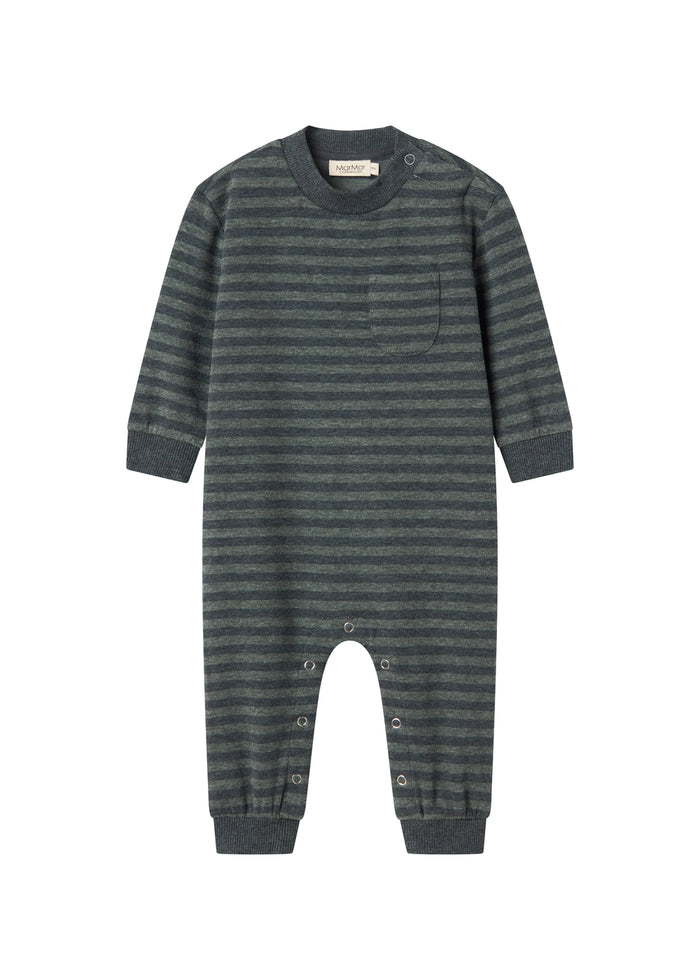 Heldragt til baby med lange ærmer og ben, mørk stribet jersey og fødder.