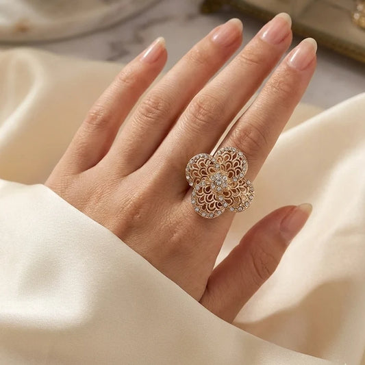 Sparkling Crystal Filigree Four-Leaf Clover Ring (RRN-0231GS)