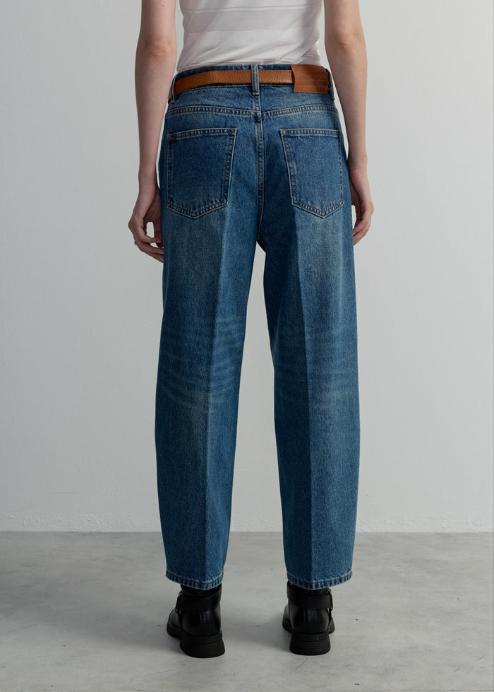 TAPERED FIT JEANS