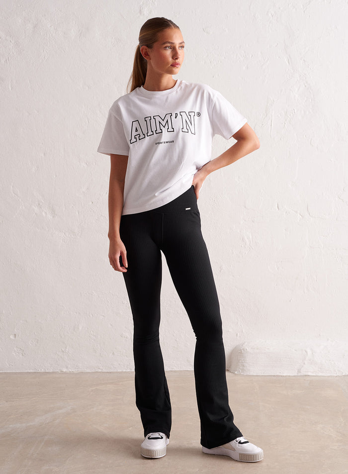 [The model wears size S and is 173 cm.]